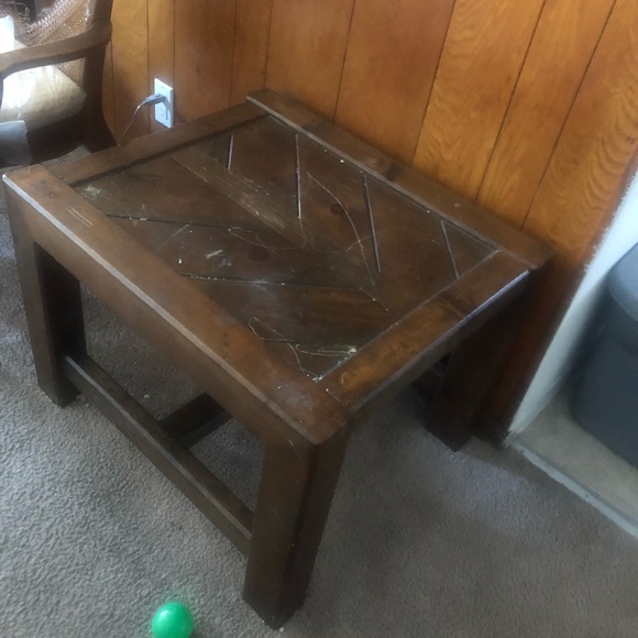 Tables - Picture 5 of 5